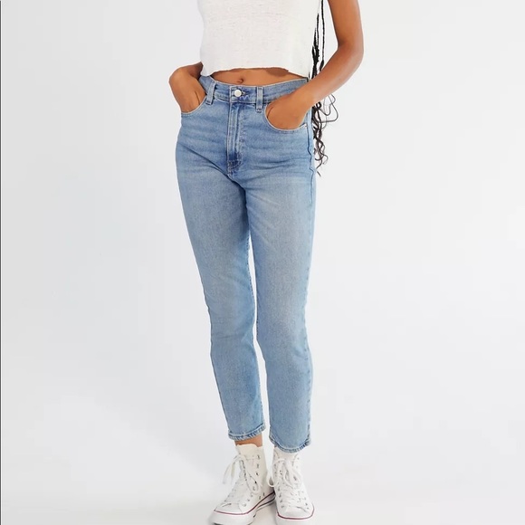 Urban Outfitters Denim - UO BDG High-Rise Girlfriend Cropped Jean 29
